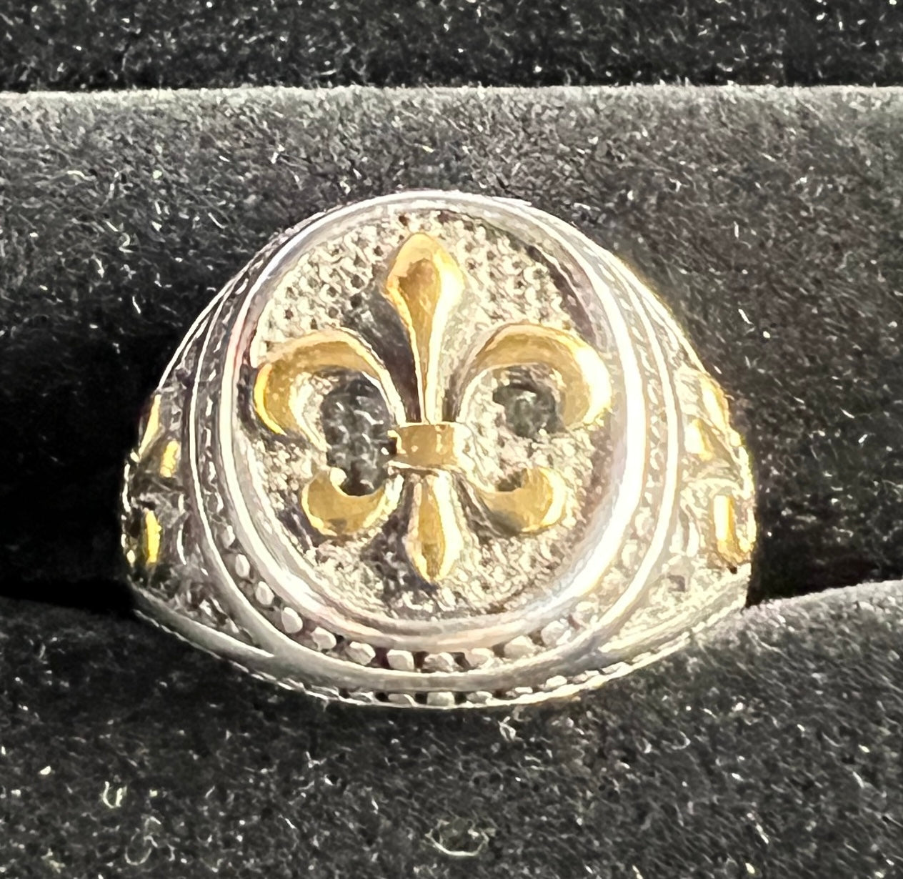 Round Fleur De Lis Ring #10