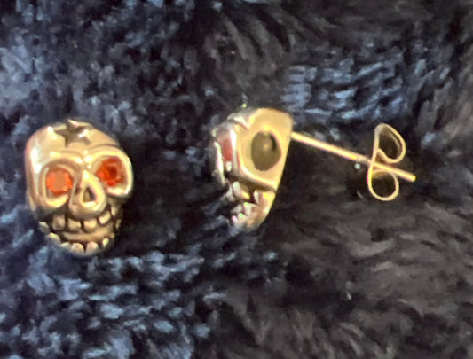 Skull red cz eyes earrings