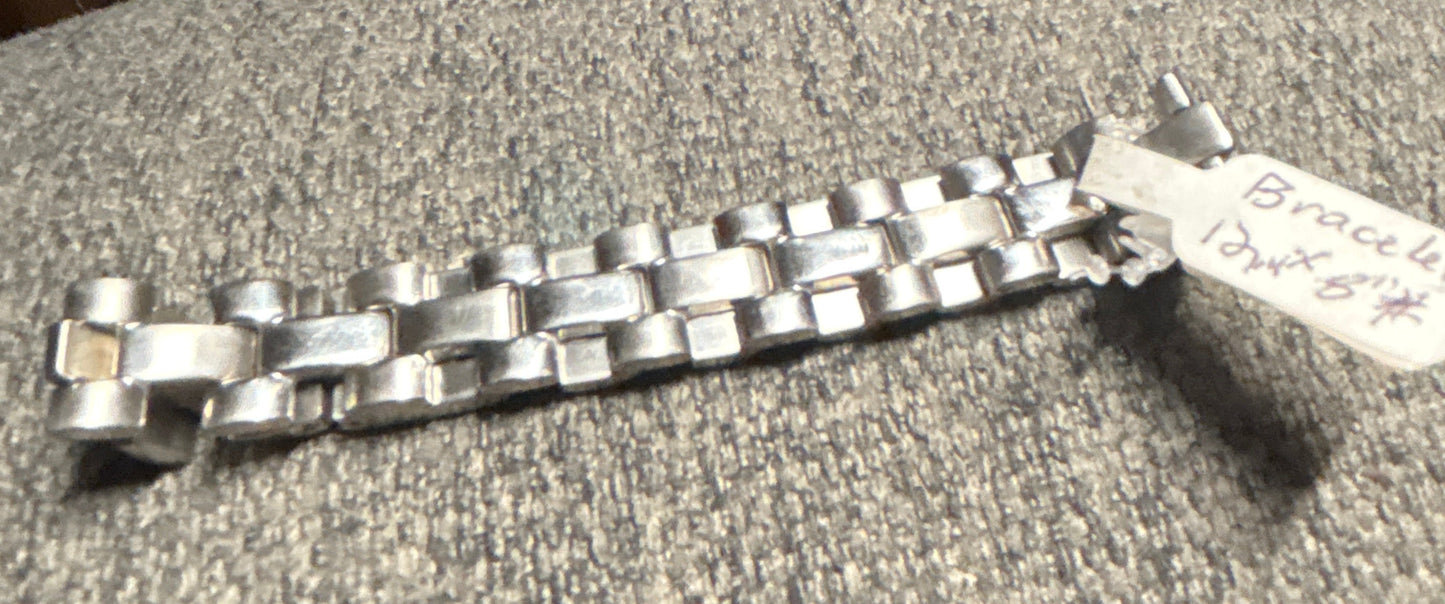 Bracelet H chain 8” x 10mm