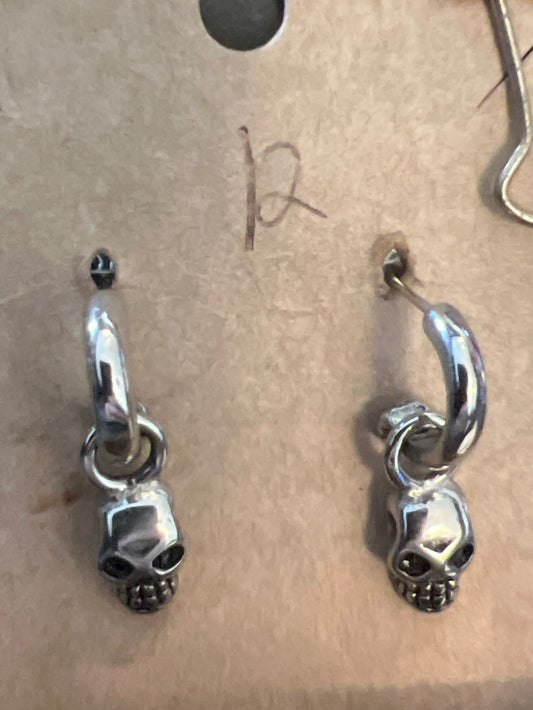 Earrings skull dangling post